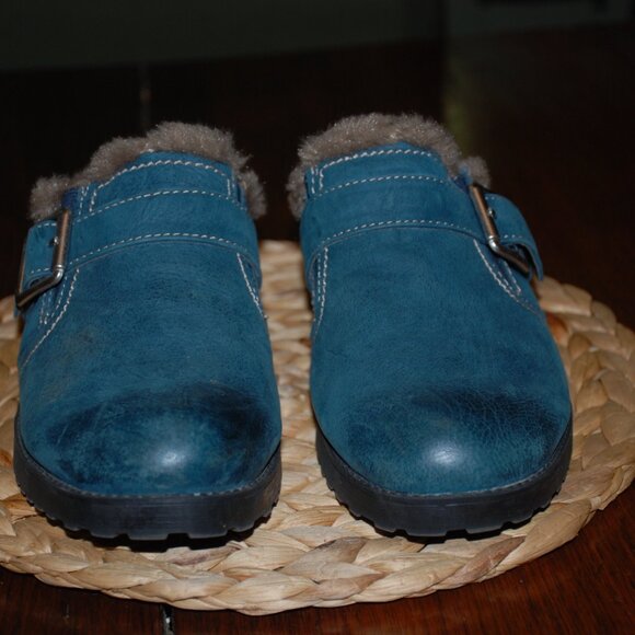 Like New Naturalizer Lined Clogs - Picture 3 of 5